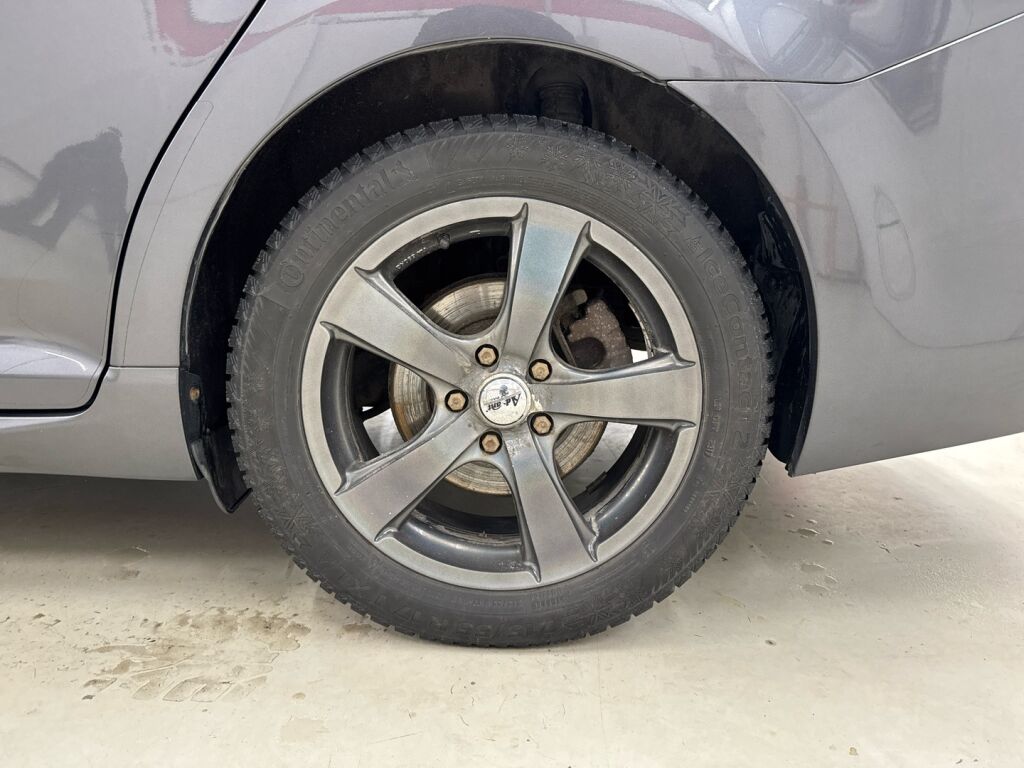 Toyota Avensis 2016 Harmaa