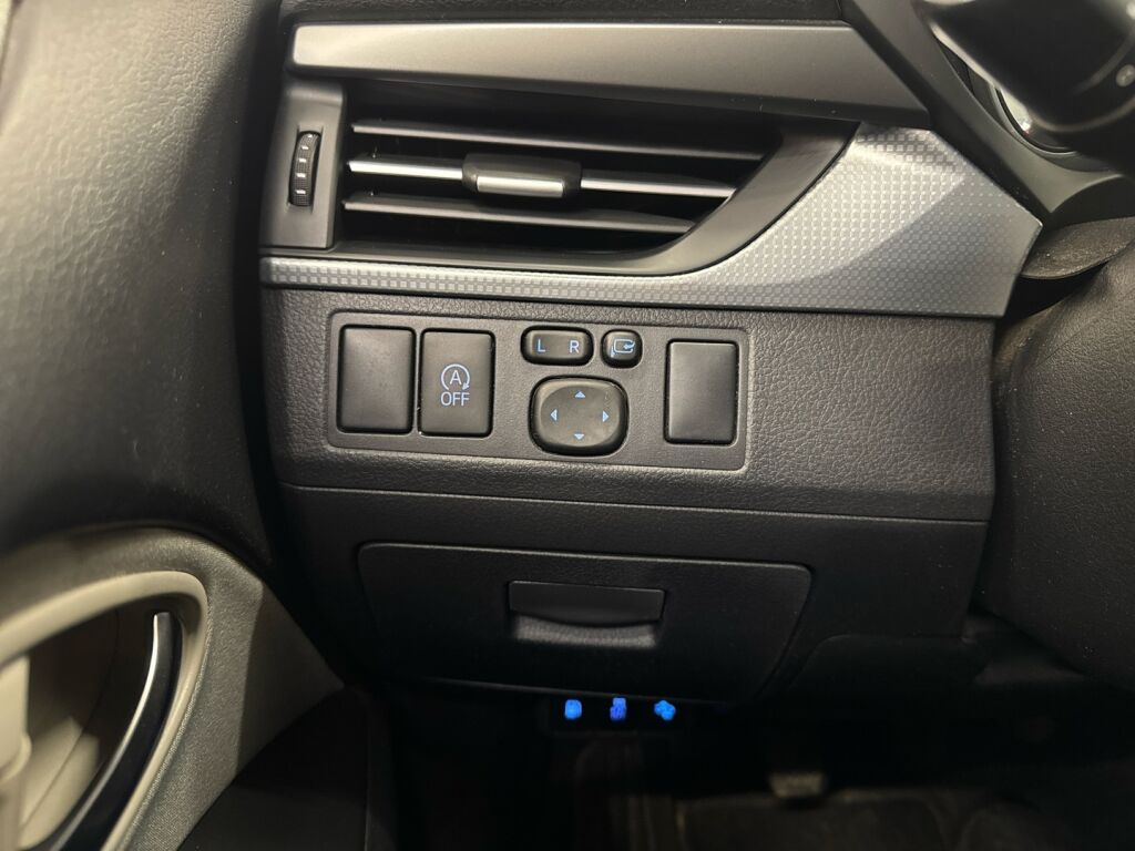 Toyota Avensis 2016 Harmaa