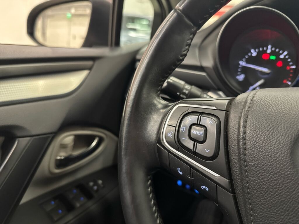 Toyota Avensis 2016 Harmaa