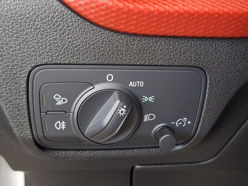 Audi Q2 2017 Valkoinen