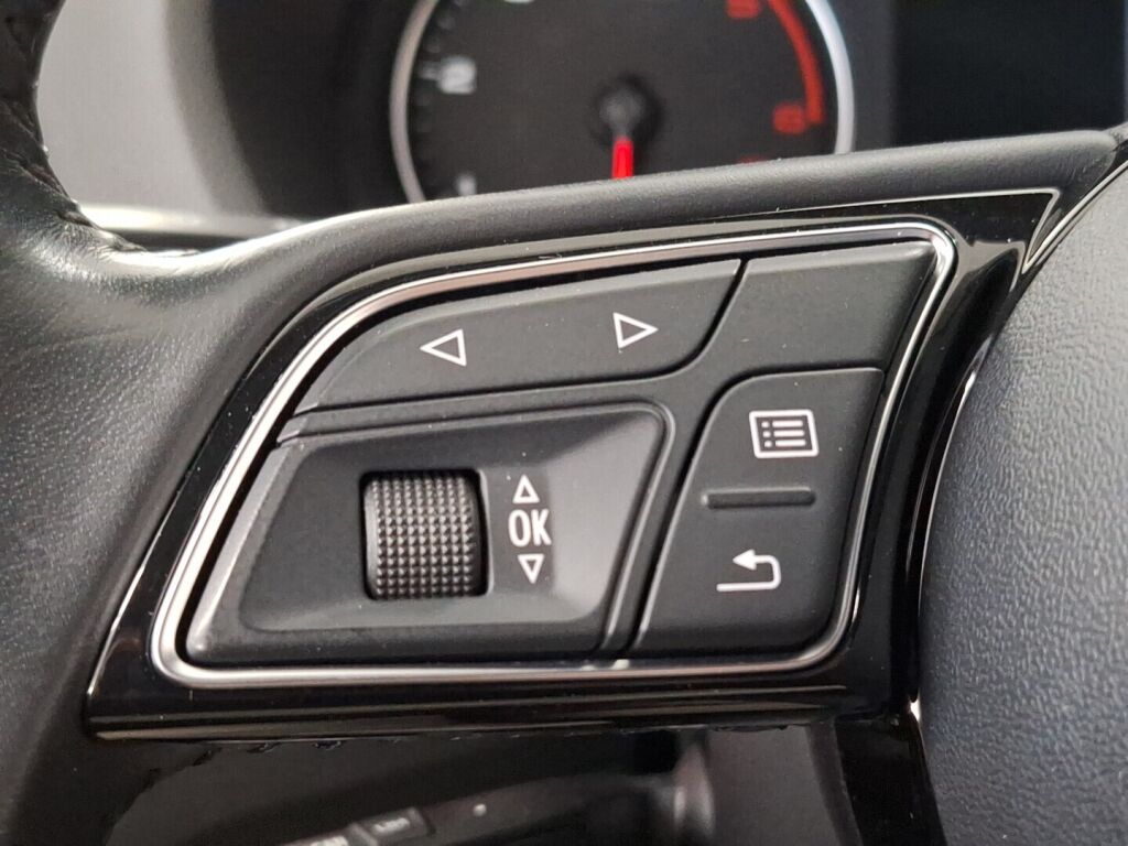 Audi Q2 2017 Valkoinen