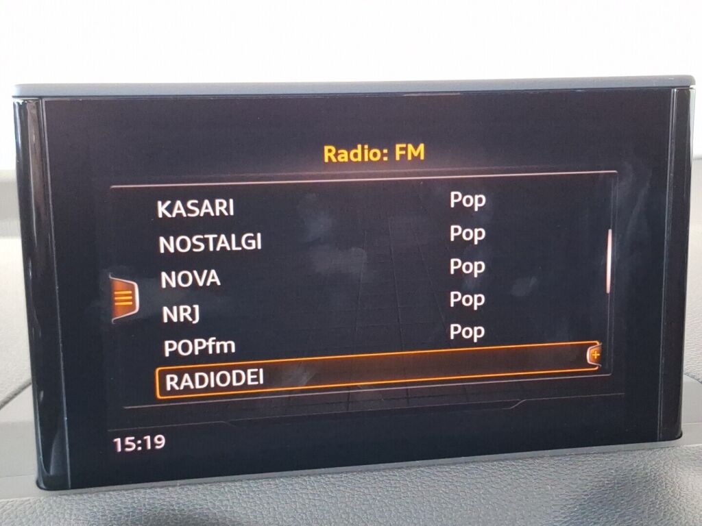 Audi Q2 2017 Valkoinen