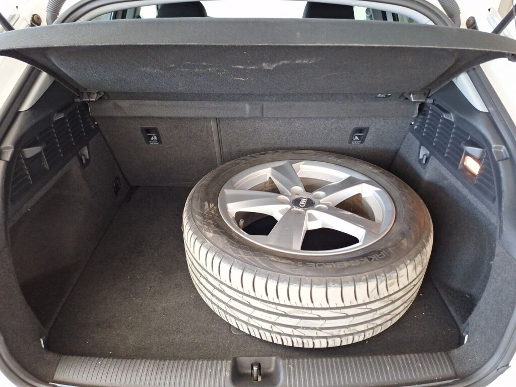 Audi Q2 2017 Valkoinen