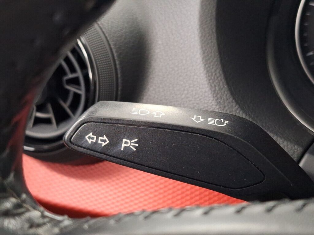 Audi Q2 2017 Valkoinen