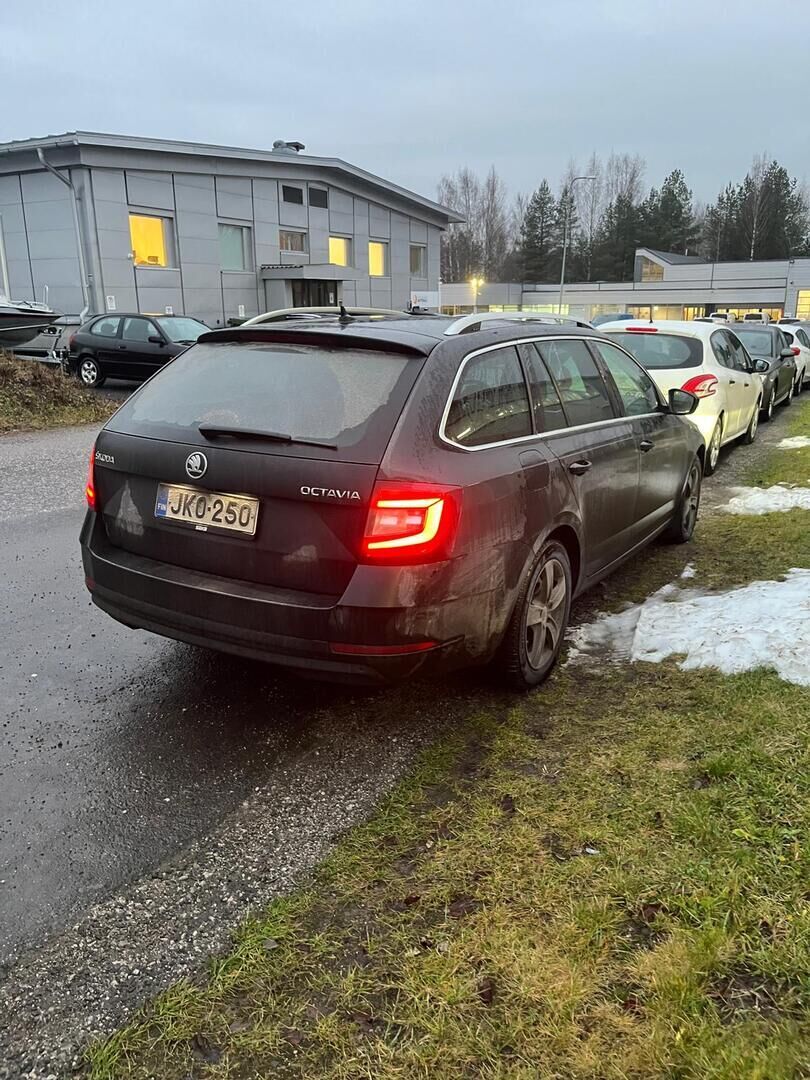 Skoda Octavia 2017 Musta