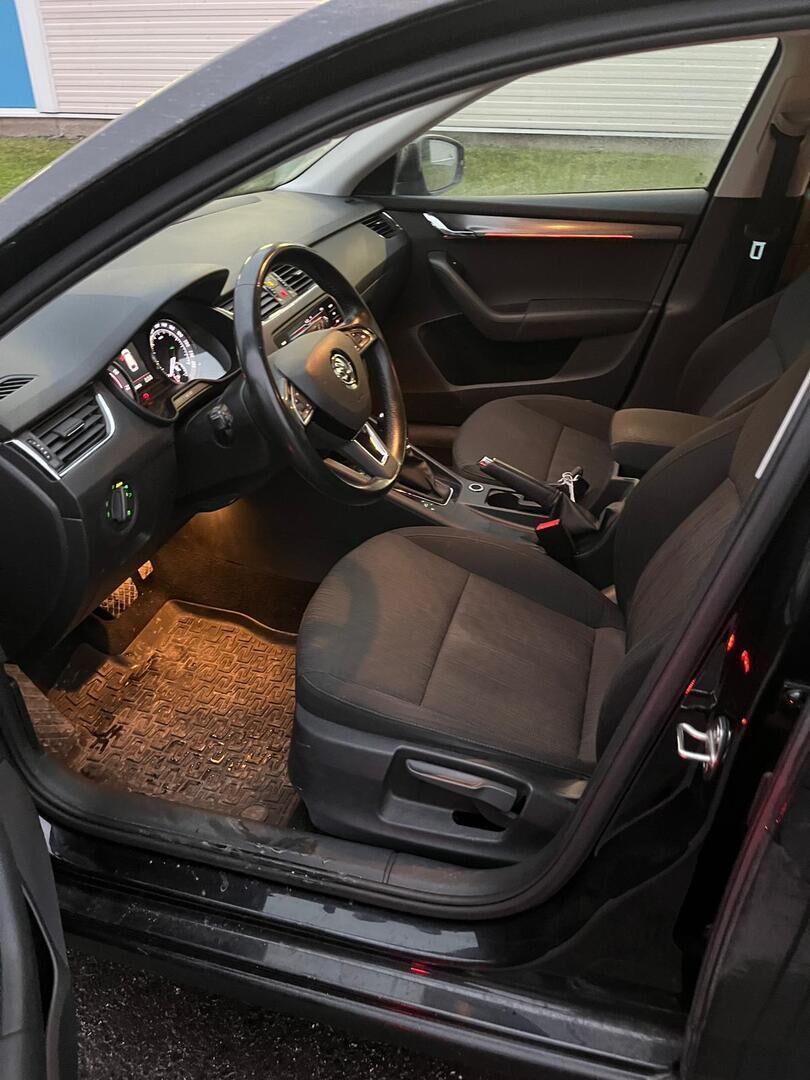 Skoda Octavia 2017 Musta