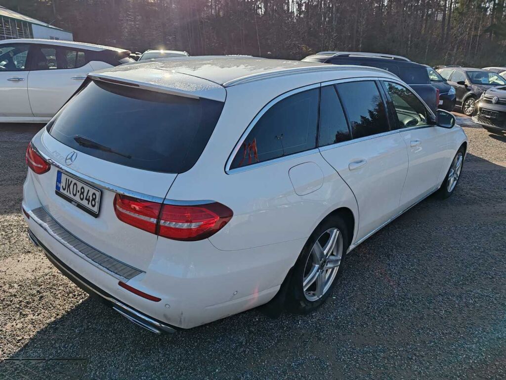 Mercedes-Benz E 2017 Valkoinen