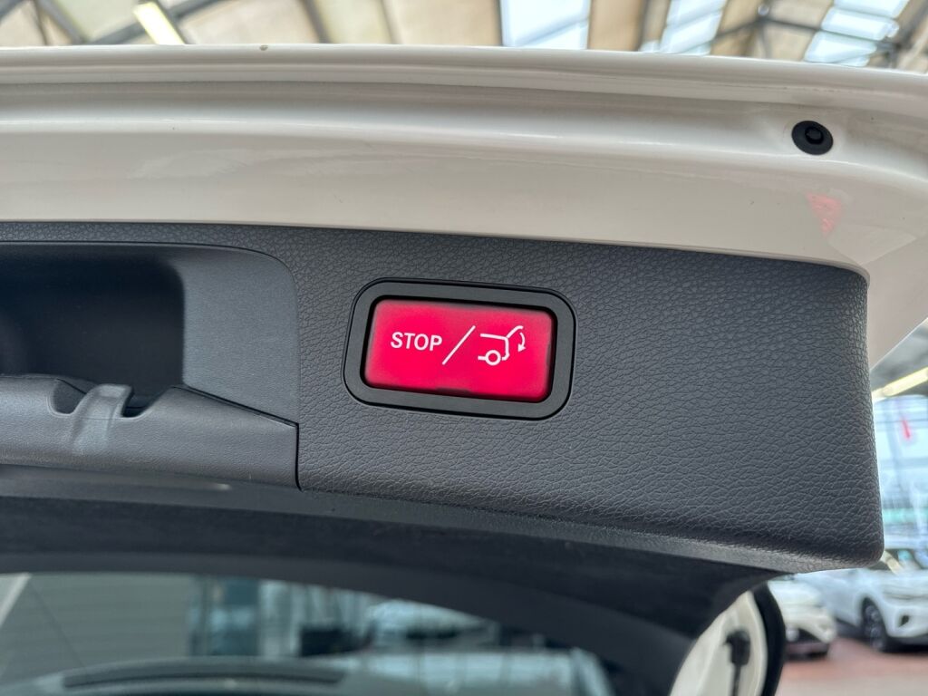 Mercedes-Benz E 2017 Valkoinen