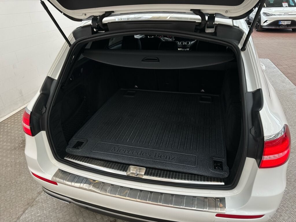 Mercedes-Benz E 2017 Valkoinen