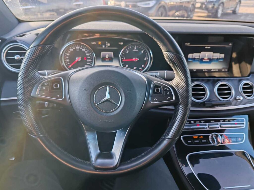 Mercedes-Benz E 2017 Valkoinen