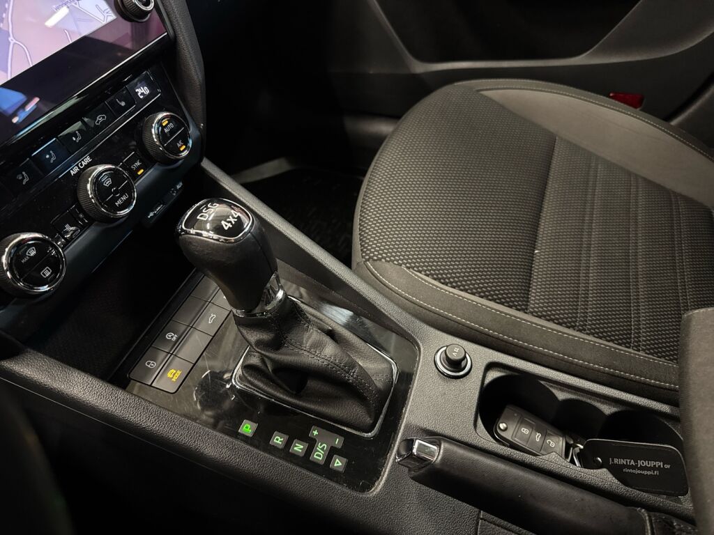 Skoda Octavia 2018 Harmaa