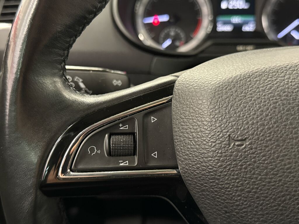 Skoda Octavia 2018 Harmaa