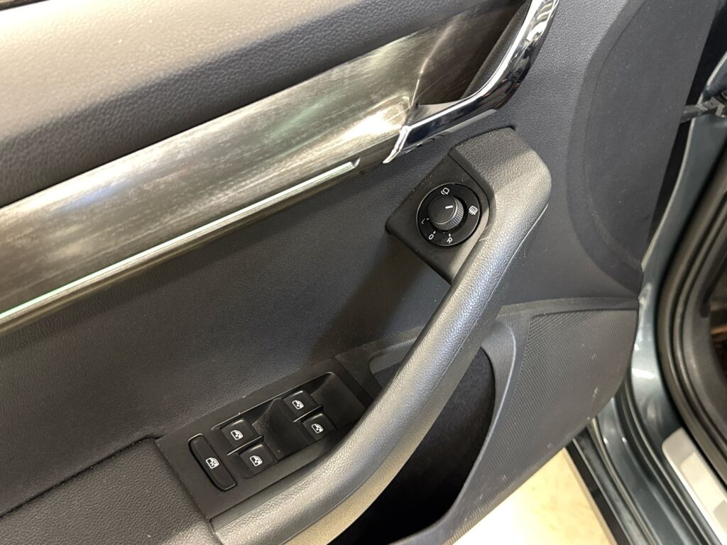 Skoda Octavia 2018 Harmaa