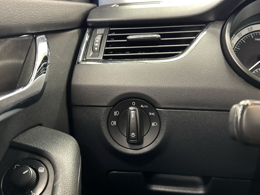 Skoda Octavia 2018 Harmaa