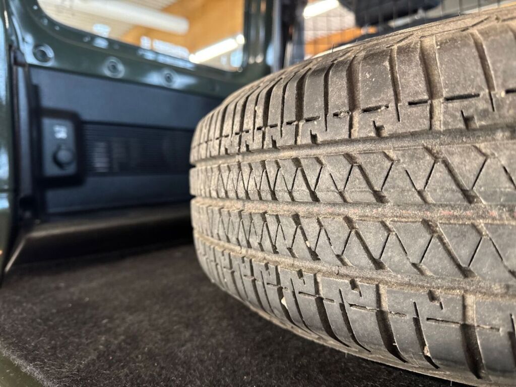 Suzuki Jimny 2021 Vihreä