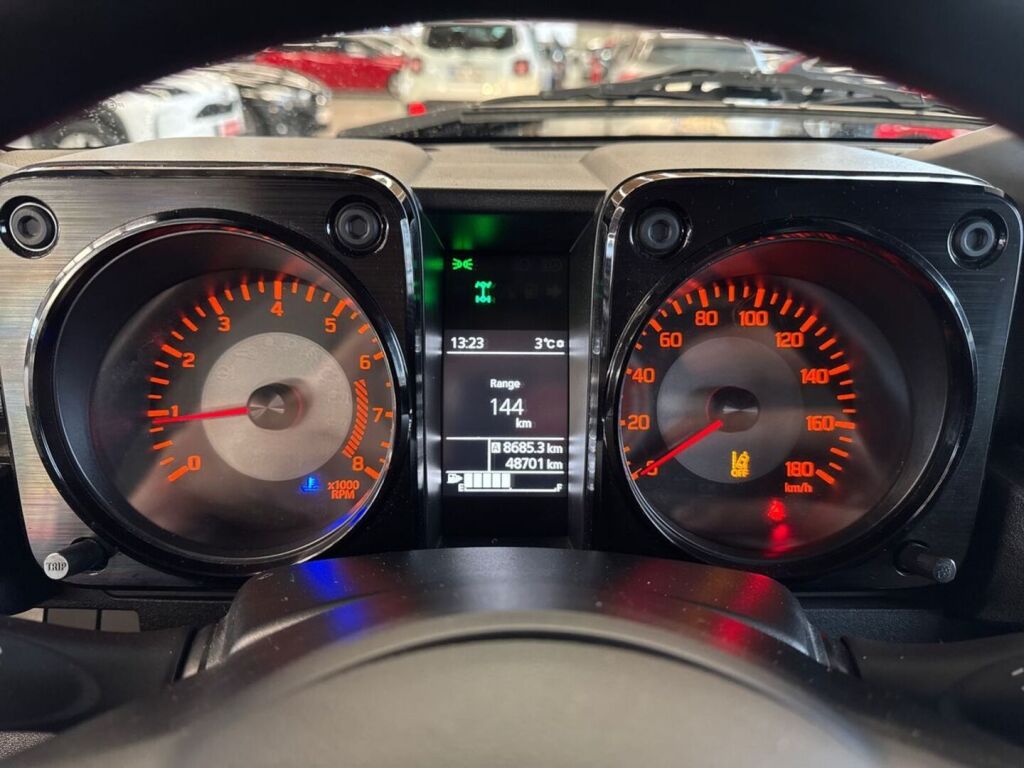 Suzuki Jimny 2021 Vihreä