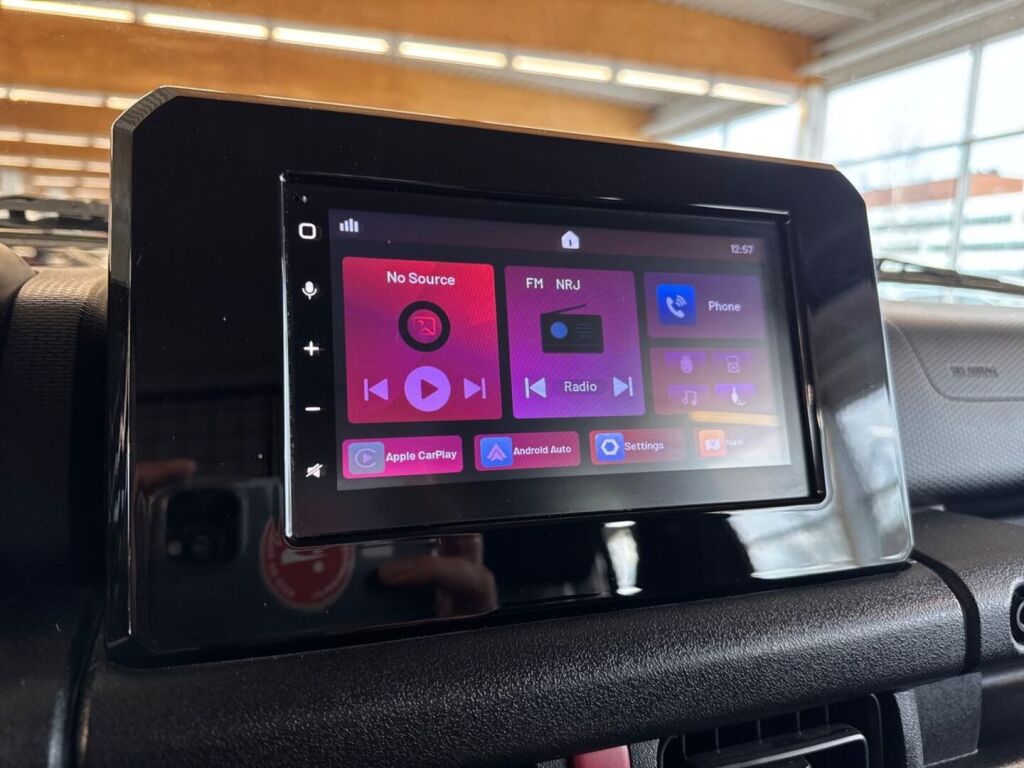 Suzuki Jimny 2021 Vihreä