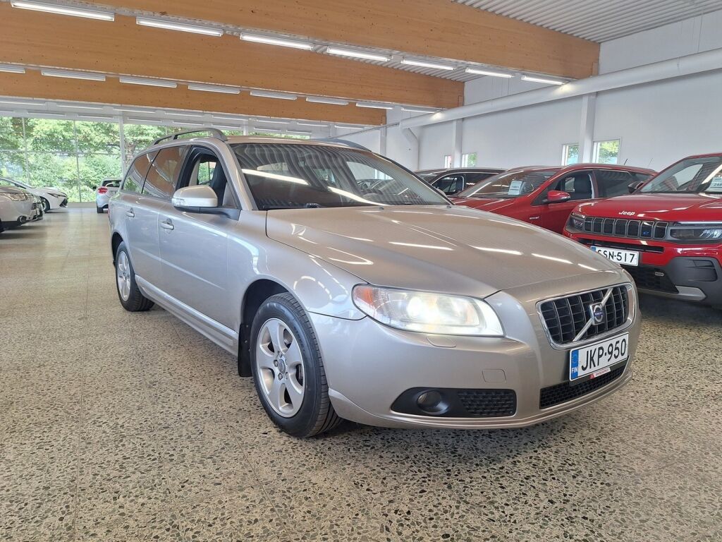 Volvo V70 2008 Ruskea (beige)