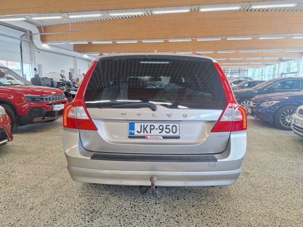 Volvo V70 2008 Ruskea (beige)