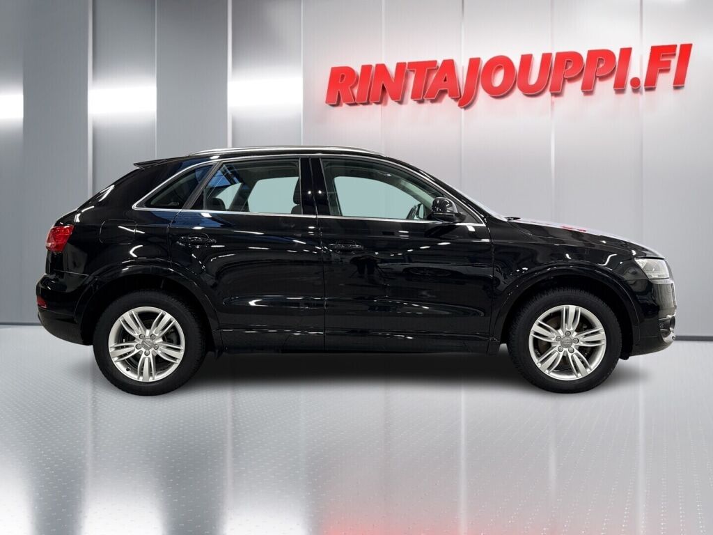 Audi Q3 2015 Musta