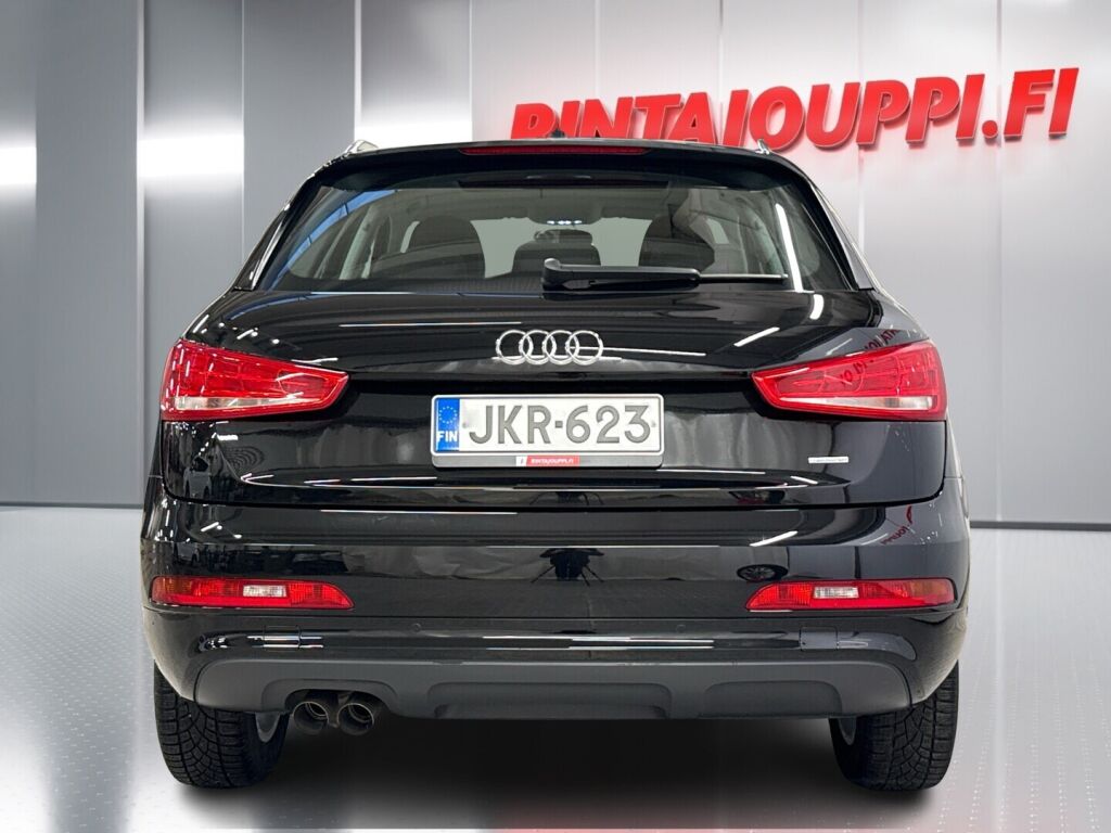 Audi Q3 2015 Musta