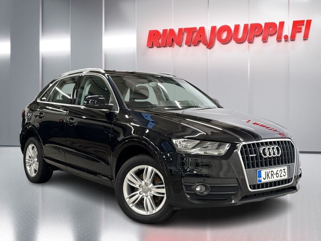 Audi Q3 2015 Musta