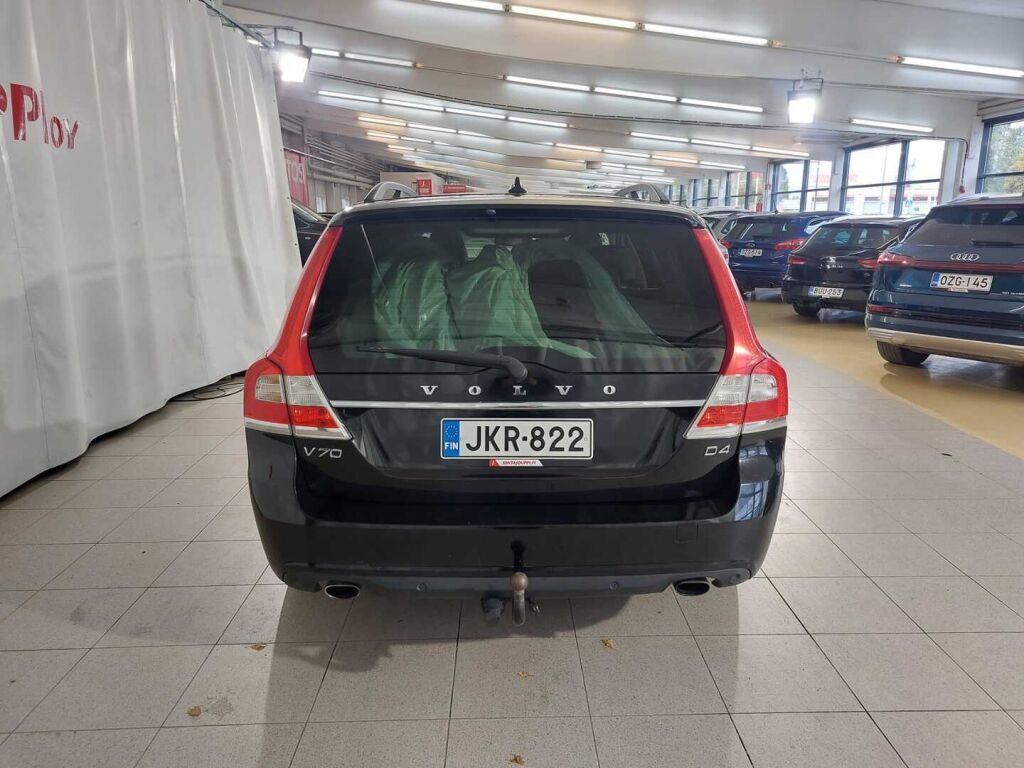 Volvo V70 2014 Musta
