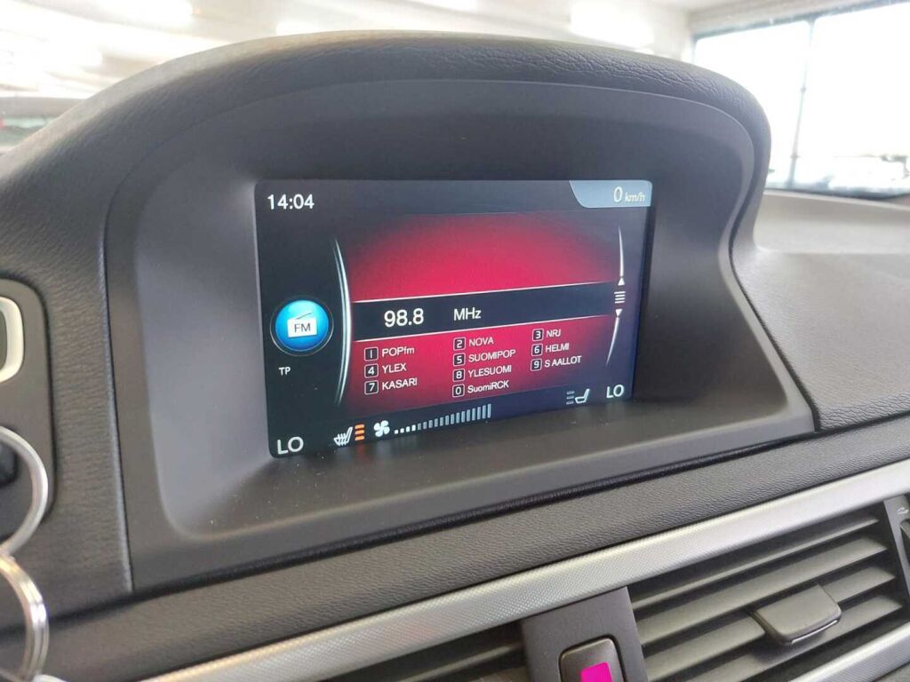 Volvo V70 2014 Musta