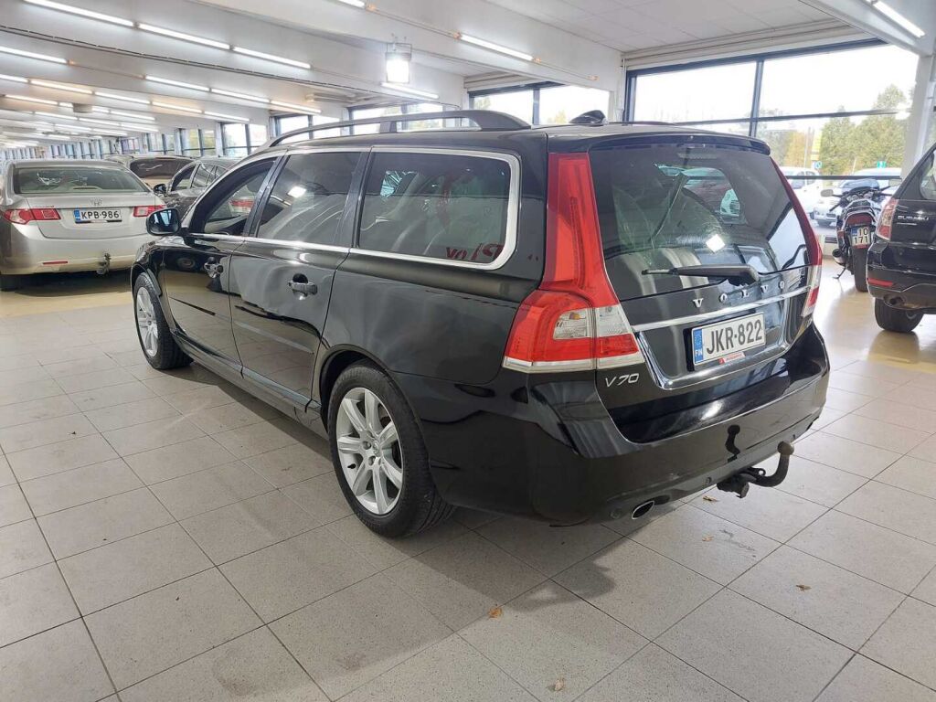 Volvo V70 2014 Musta