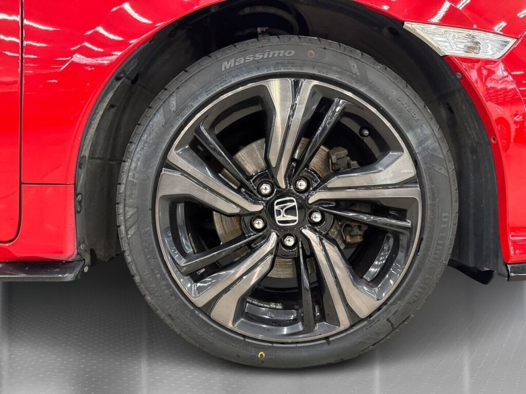 Honda Civic 2018 Punainen