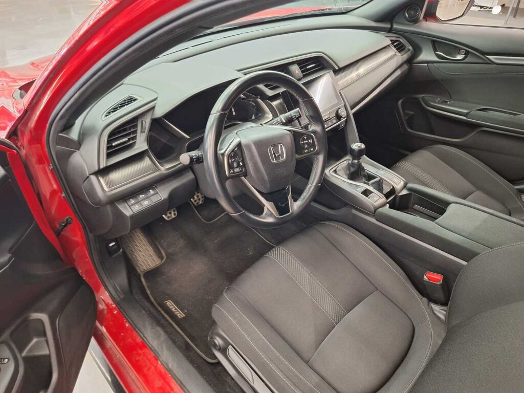 Honda Civic 2018 Punainen