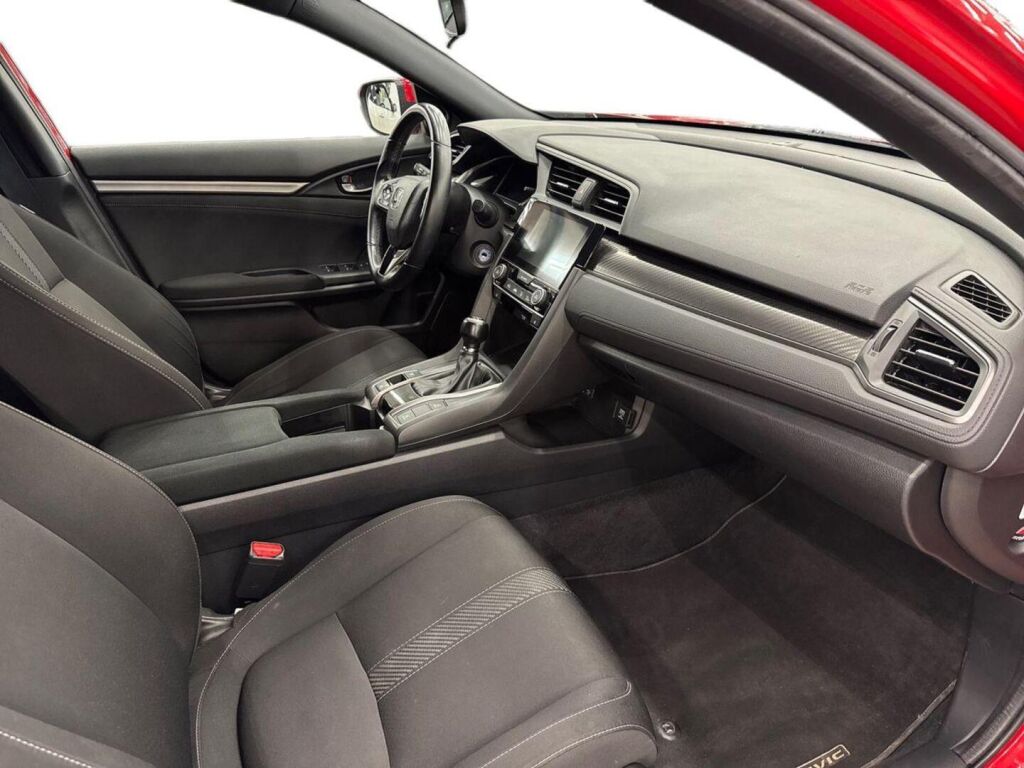 Honda Civic 2018 Punainen