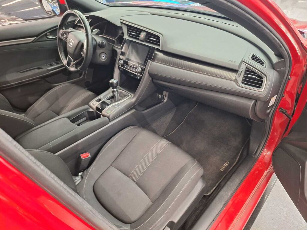 Honda Civic 2018 Punainen