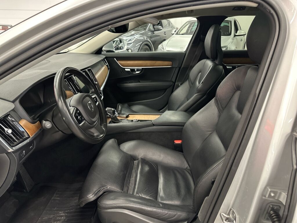 Volvo V90 2018 Harmaa