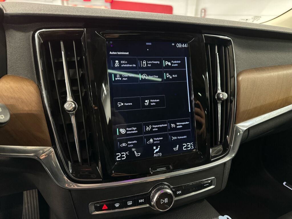 Volvo V90 2018 Harmaa