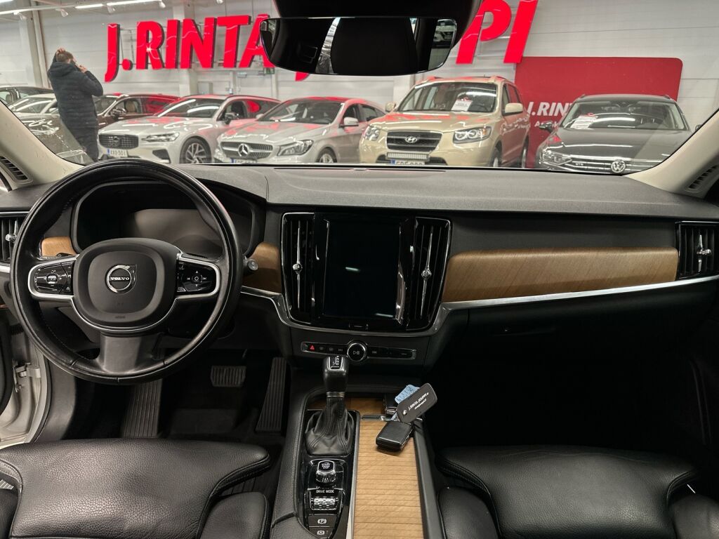 Volvo V90 2018 Harmaa