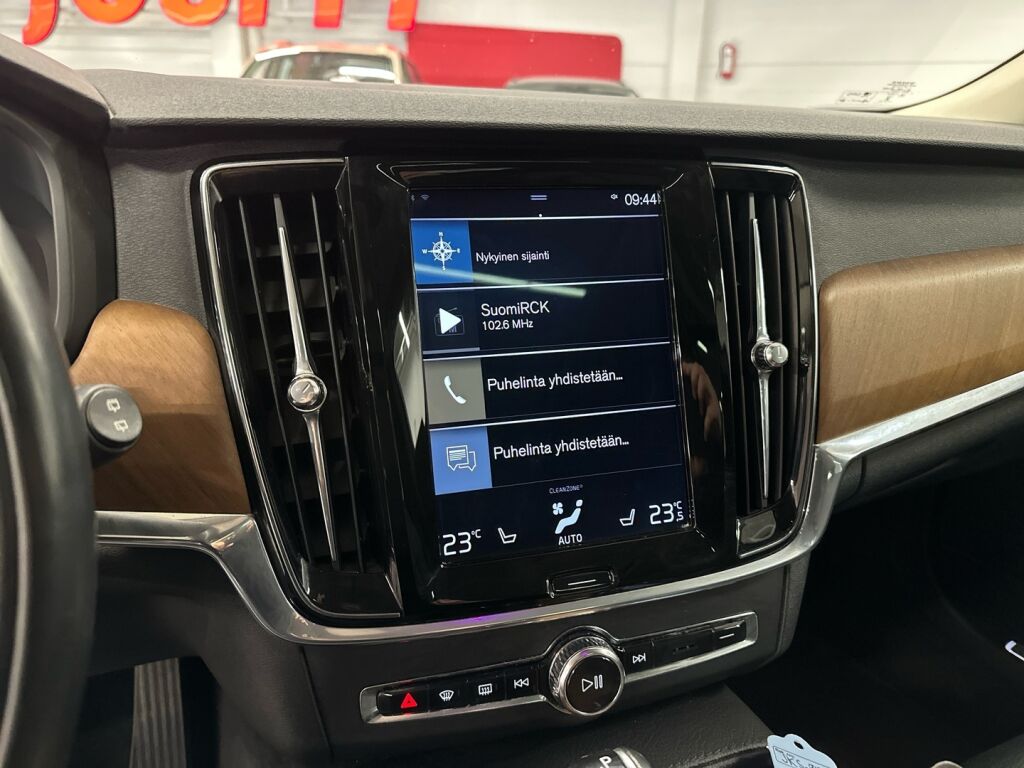 Volvo V90 2018 Harmaa