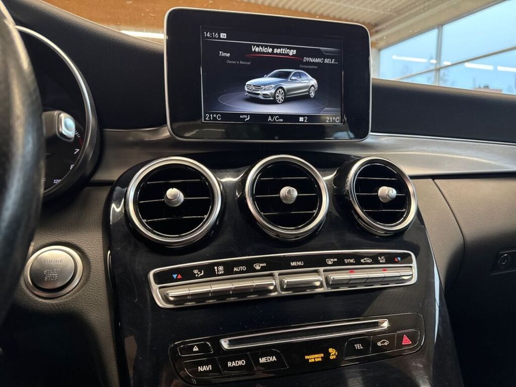 Mercedes-Benz C 2018 Metallinhohto Ruskea (beige)