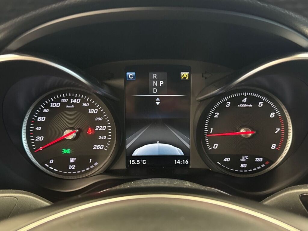 Mercedes-Benz C 2018 Metallinhohto Ruskea (beige)