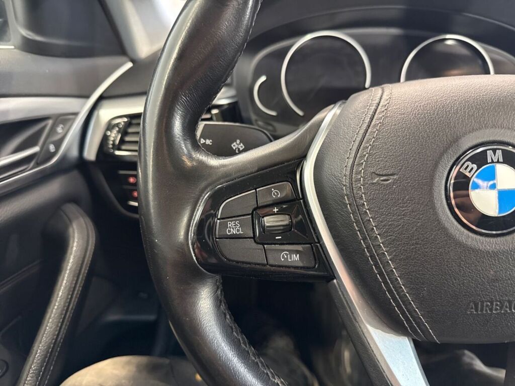 BMW 520 2018 Musta