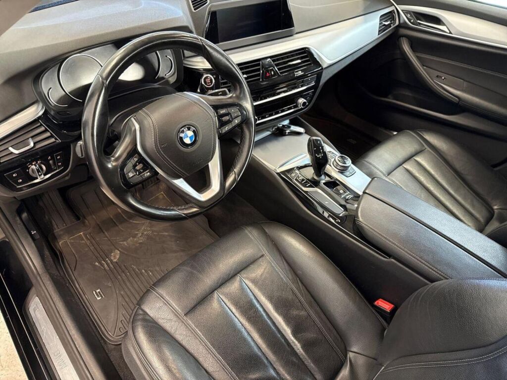 BMW 520 2018 Musta