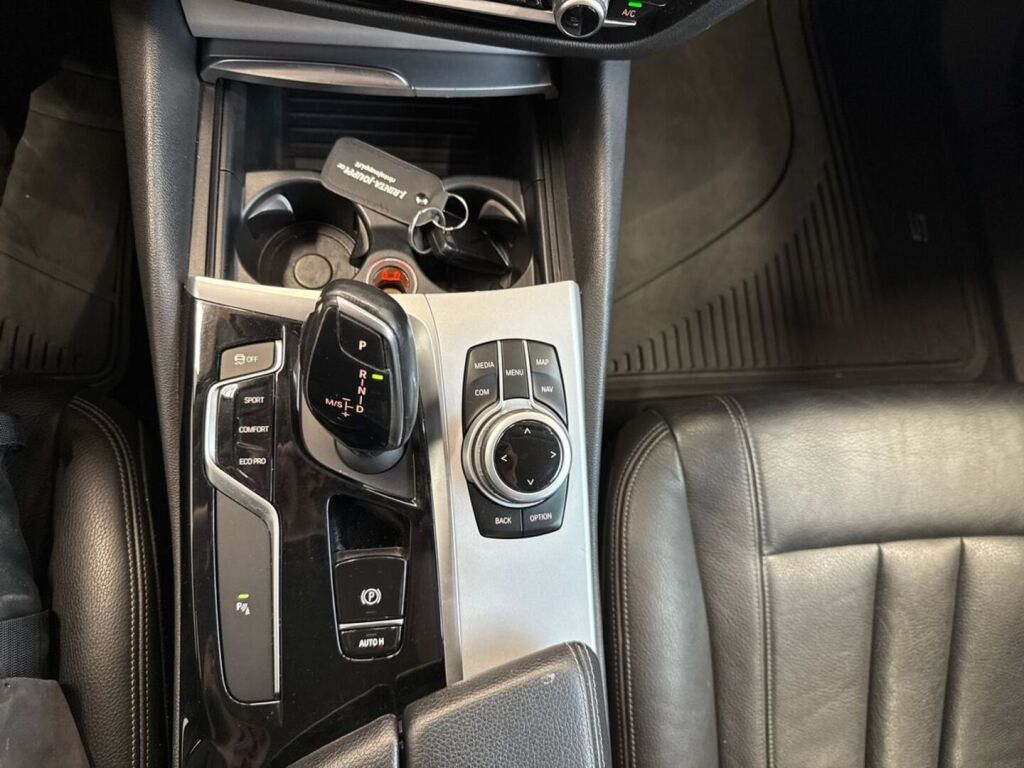 BMW 520 2018 Musta