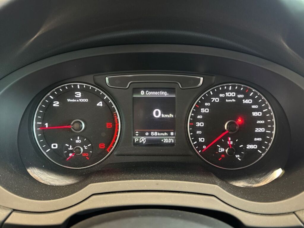 Audi Q3 2018 Sininen