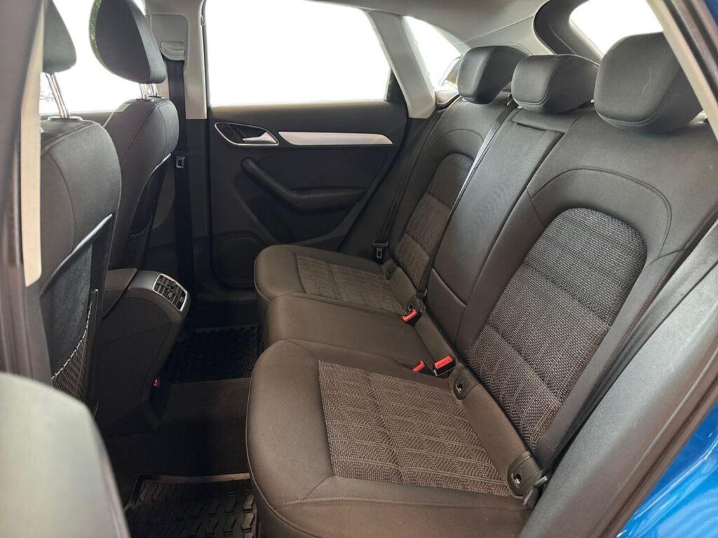 Audi Q3 2018 Sininen
