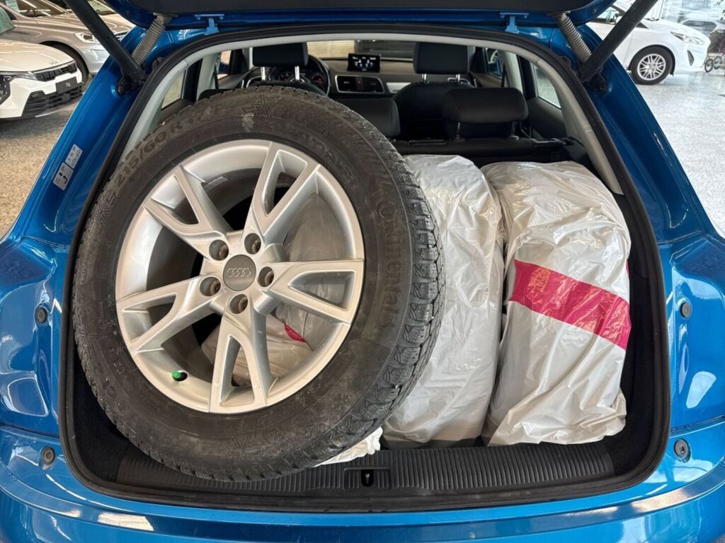 Audi Q3 2018 Sininen
