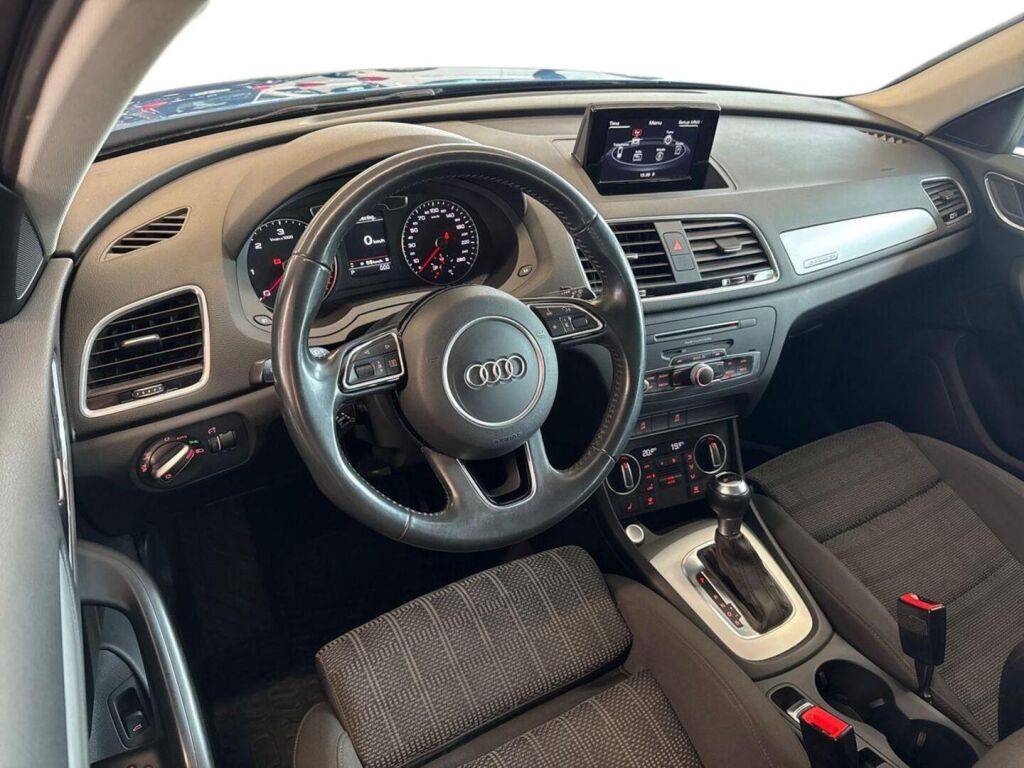 Audi Q3 2018 Sininen