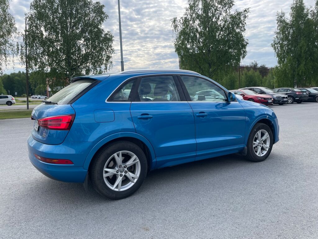 Audi Q3 2018 Sininen
