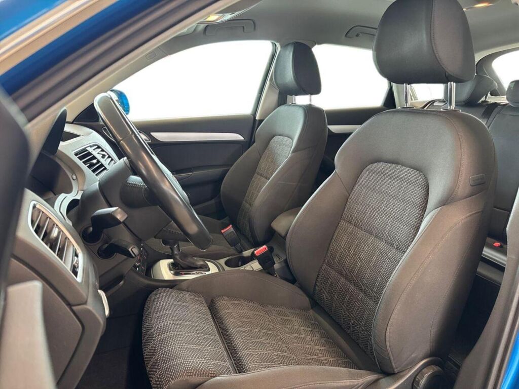 Audi Q3 2018 Sininen