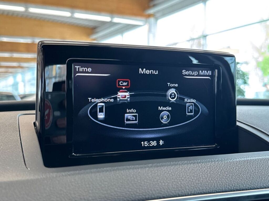 Audi Q3 2018 Sininen
