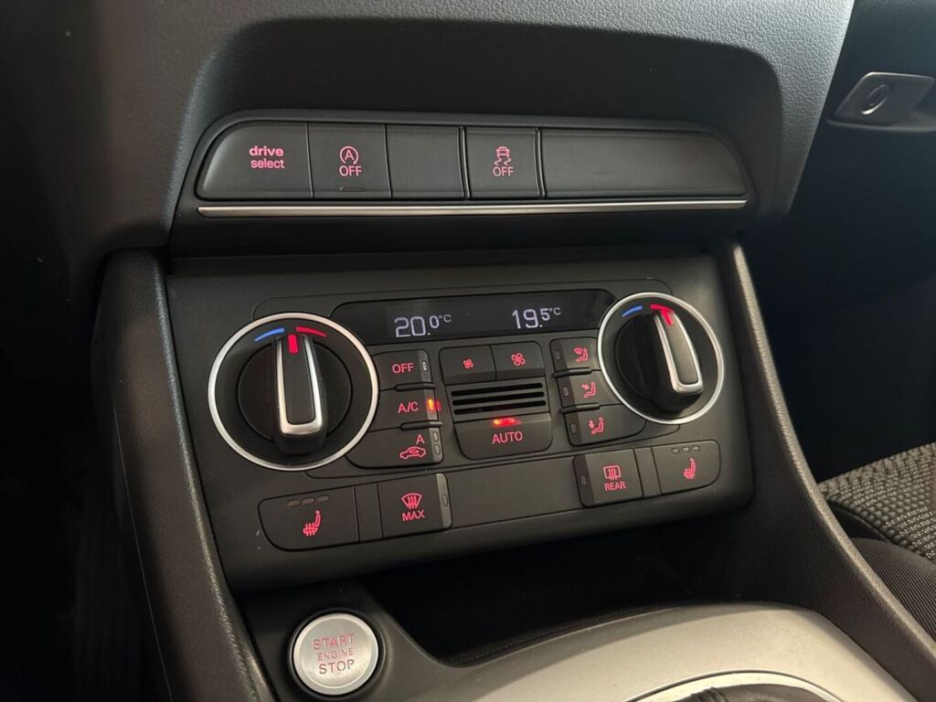 Audi Q3 2018 Sininen